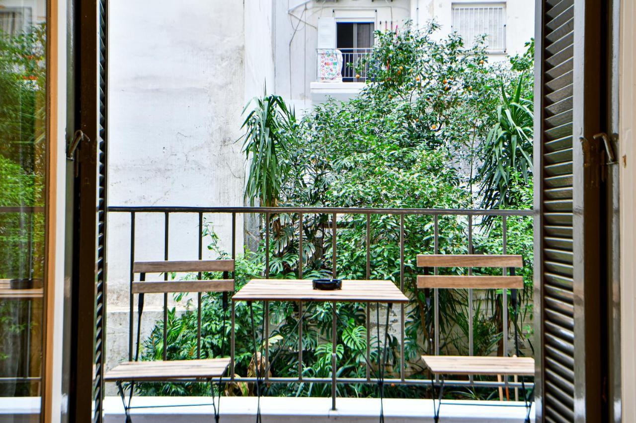 Thiras Lovely Apartment By Zain Athen Exterior foto