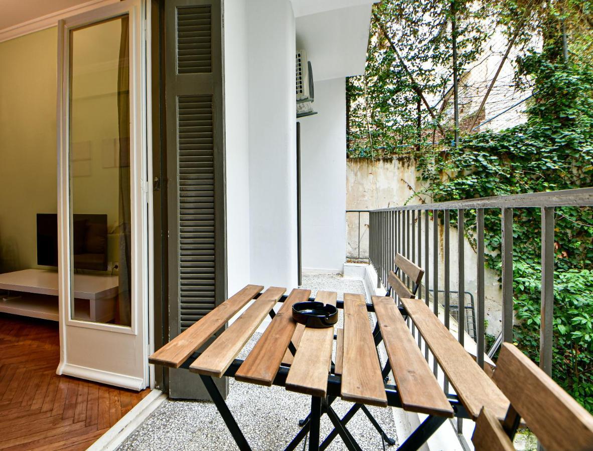 Thiras Lovely Apartment By Zain Athen Exterior foto