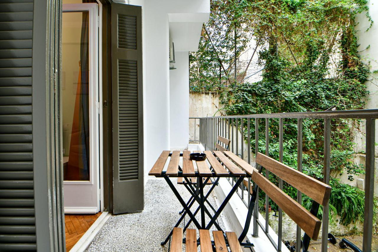 Thiras Lovely Apartment By Zain Athen Exterior foto