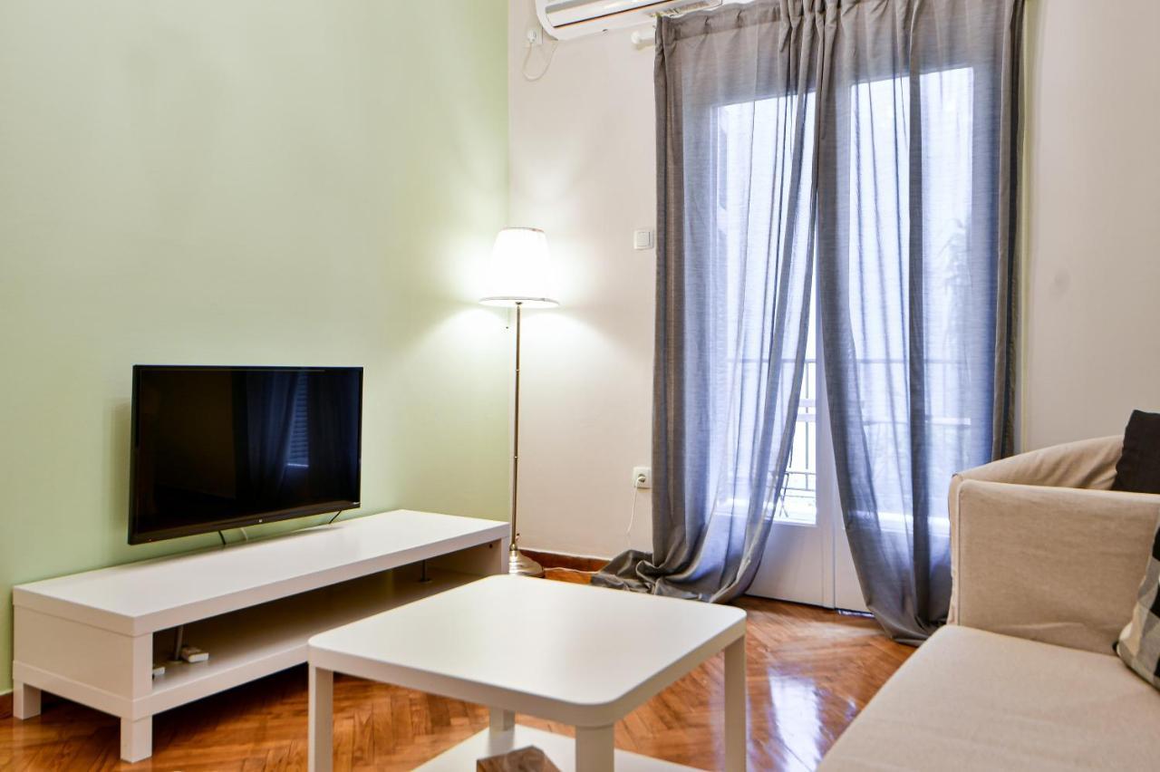 Thiras Lovely Apartment By Zain Athen Exterior foto